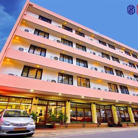 Hotel Excellency Kochi Exteriör bild