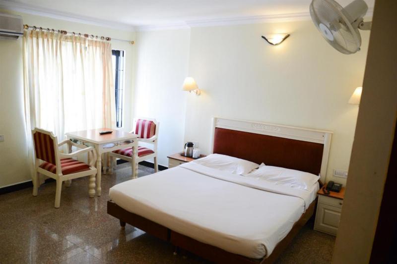 Hotel Excellency Kochi Exteriör bild