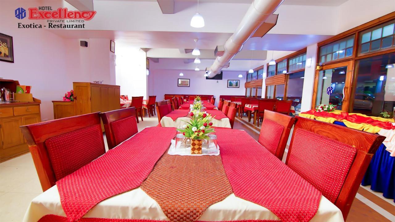 Hotel Excellency Kochi Exteriör bild